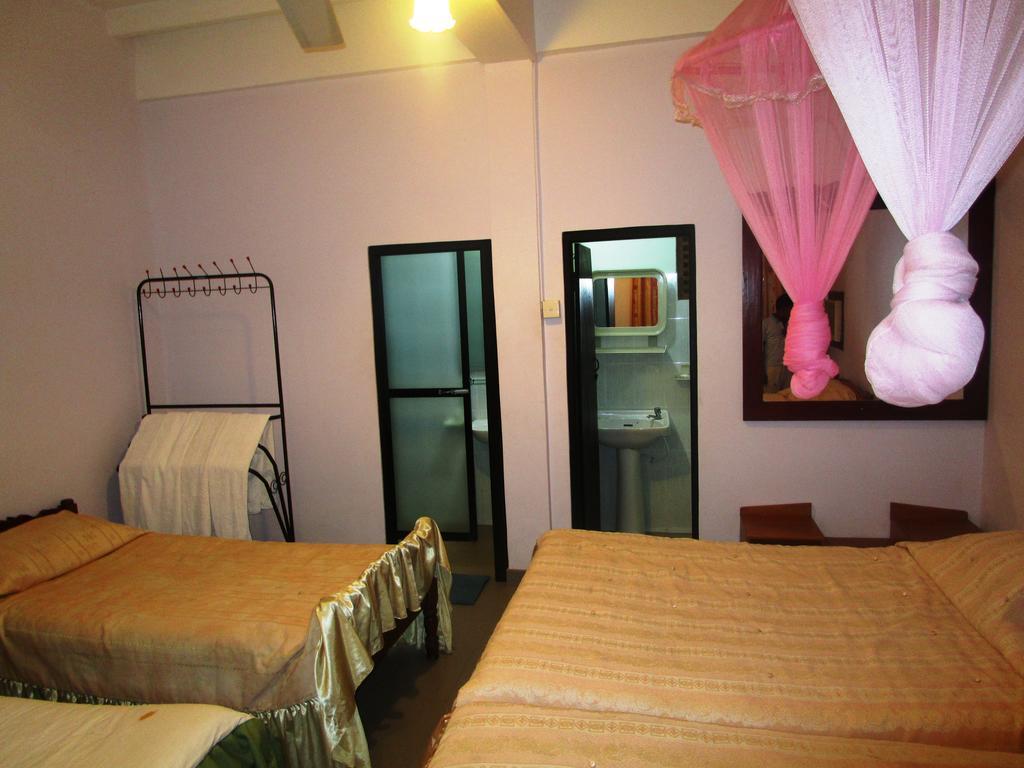 Hotel Shalini アヌラーダプラ 部屋 写真