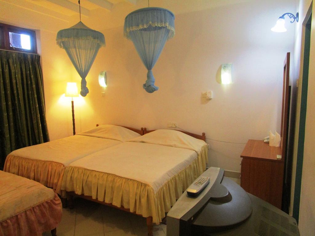 Hotel Shalini アヌラーダプラ 部屋 写真
