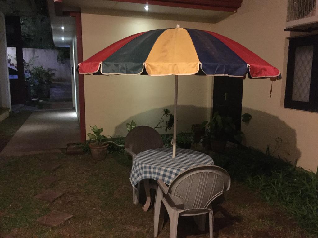 Hotel Shalini アヌラーダプラ エクステリア 写真